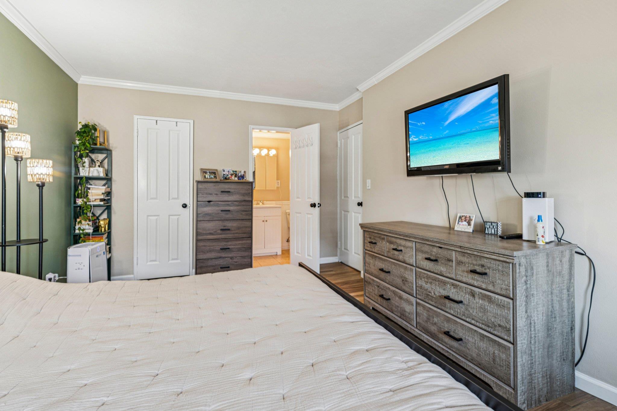 #9 photo, 560 W Broadway, Long Beach , NY 11561