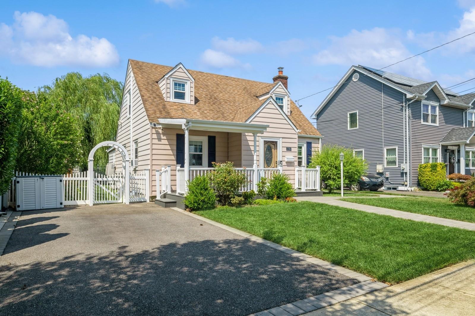 #1 photo, 239 Stephen Street, North Bellmore , NY 11710