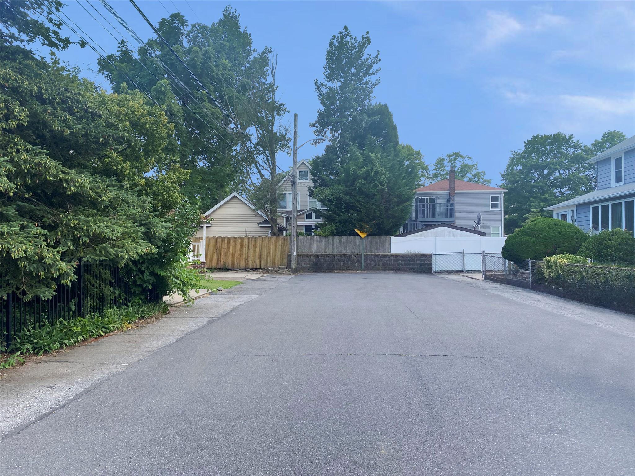 #9 photo, 1 Lewis Place, Lynbrook , NY 11563