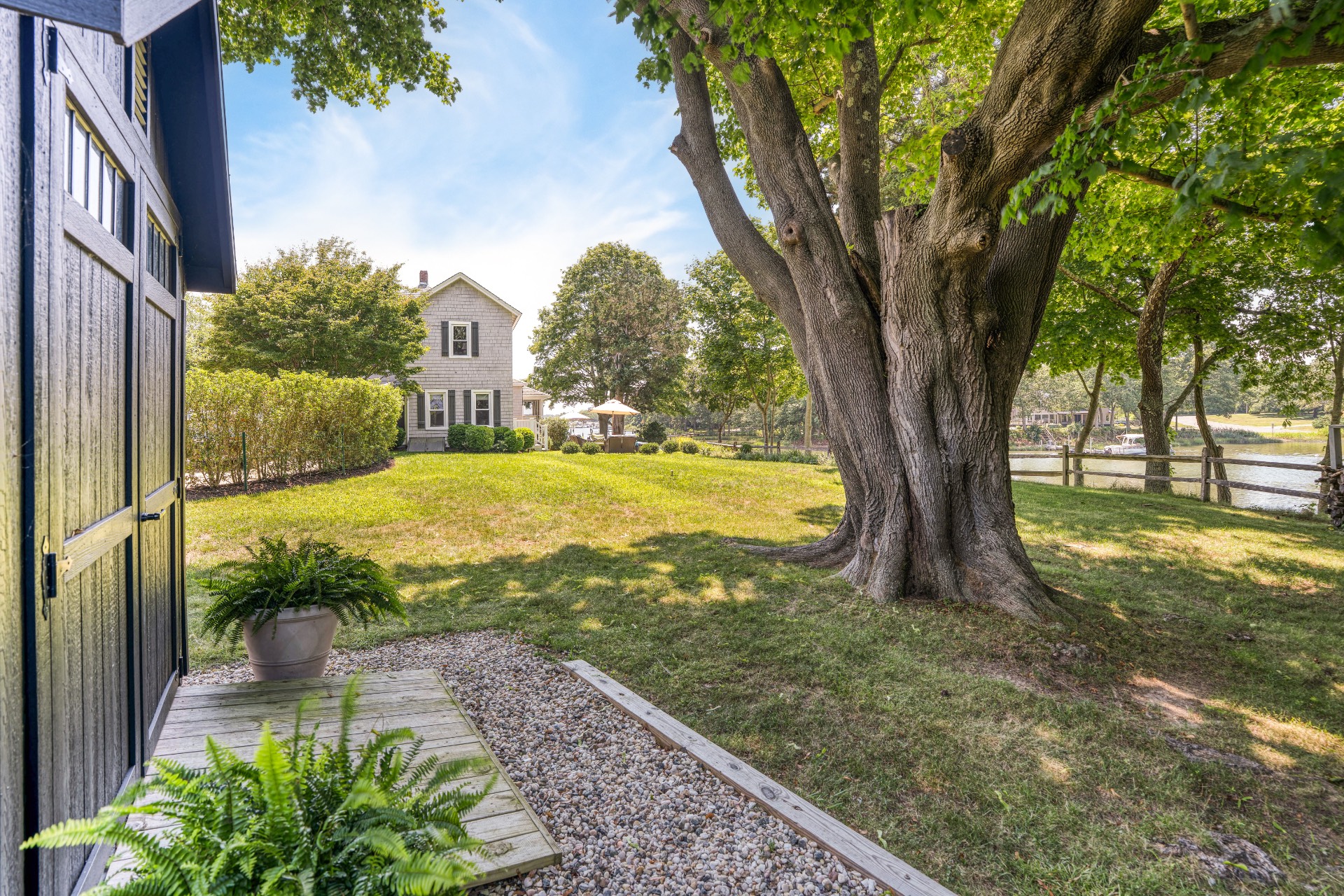 #13 photo, 52 S Midway Rd, サフォーク郡 Shelter Island , NY 11964