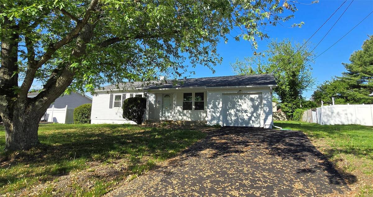 #1 photo, 74 Clifton Place, サフォーク郡 Port Jefferson Station , NY 11776