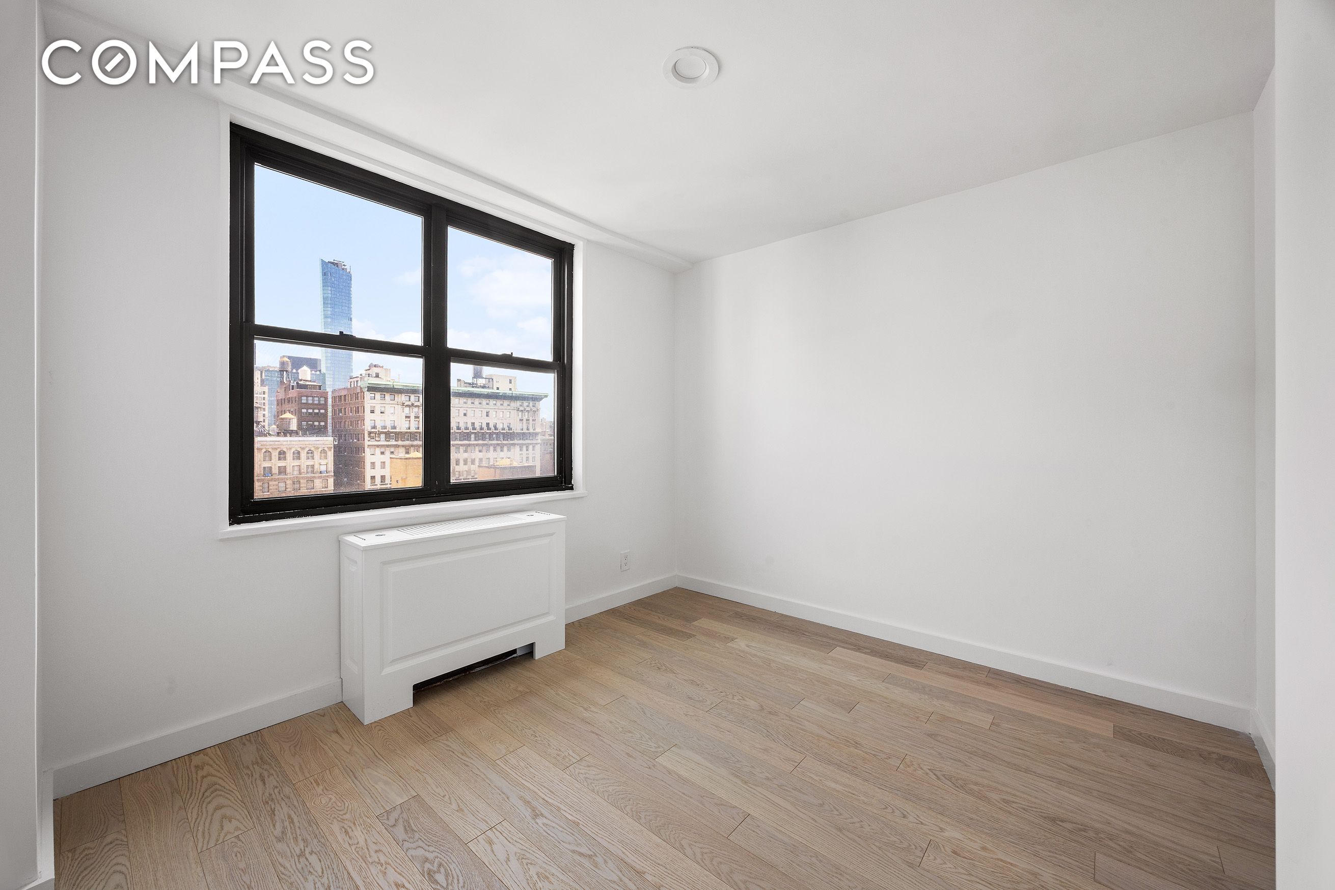 #9 photo, 7 E 14th Street, Flatiron , NY 10003