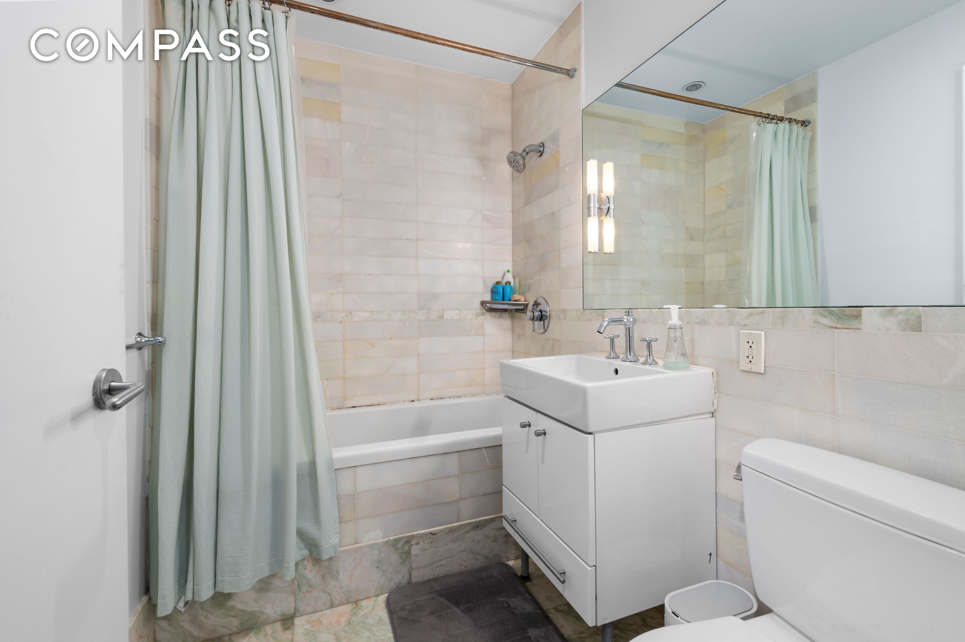 #11 photo, New York City, マンハッタン Hell's Kitchen , NY 10036