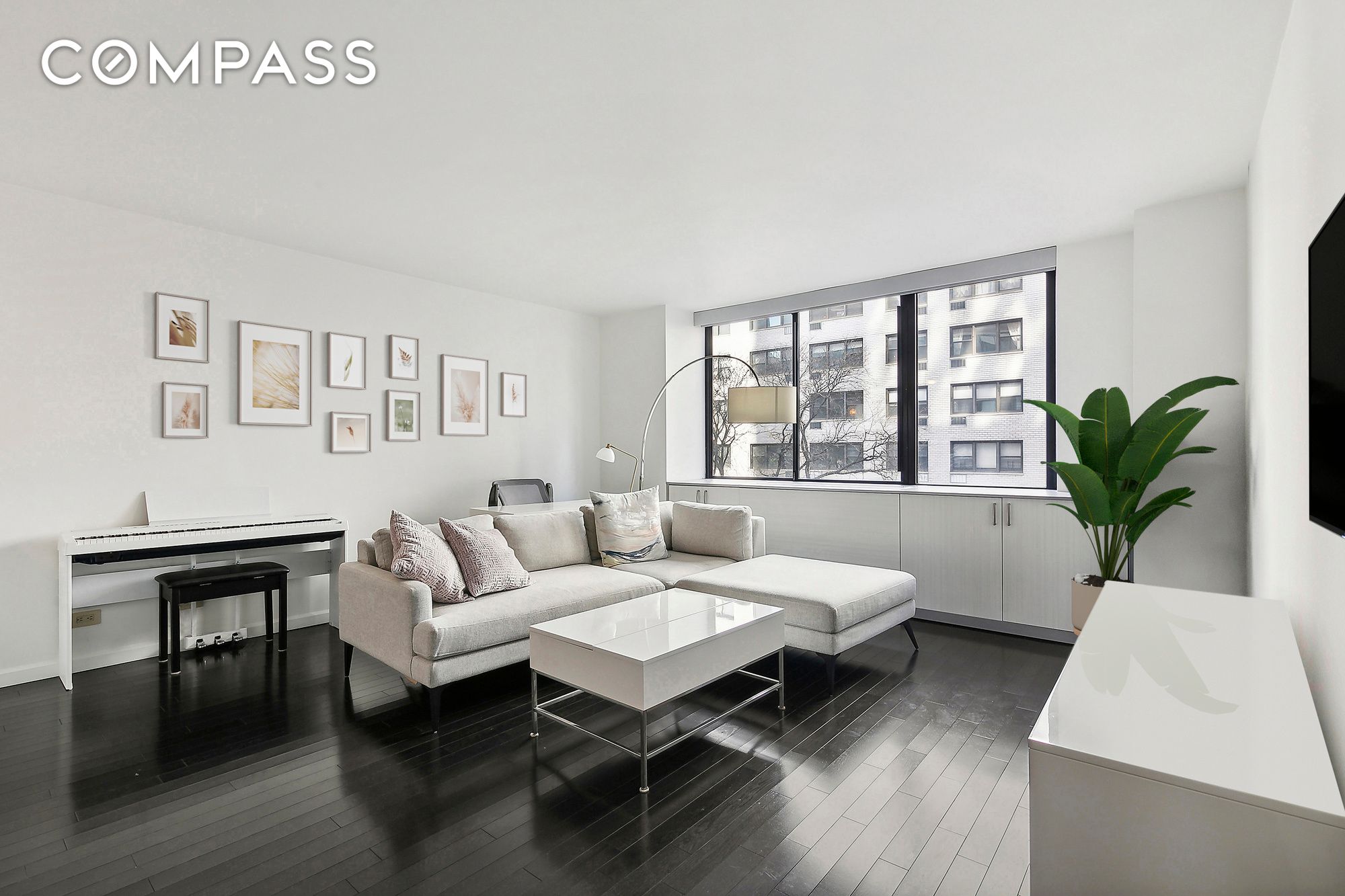 #1 photo, 330 E 75th Street, 맨해튼 Lenox Hill , NY 10021