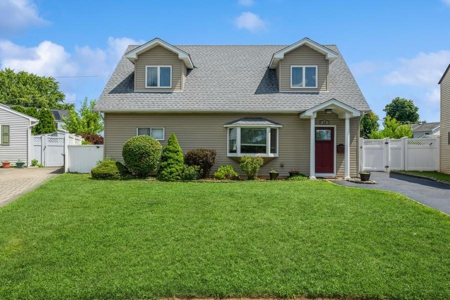 #1 photo, 15 Budd Court, Bethpage , NY 11714