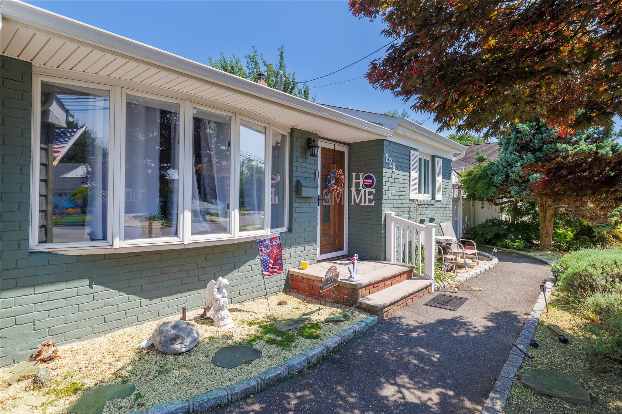 #1 photo, 229 Philadelphia Avenue, Massapequa Park , NY 11762