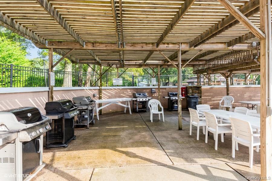 #14 photo, 166 Ventry Court, サフォーク郡 Ridge , NY 11961