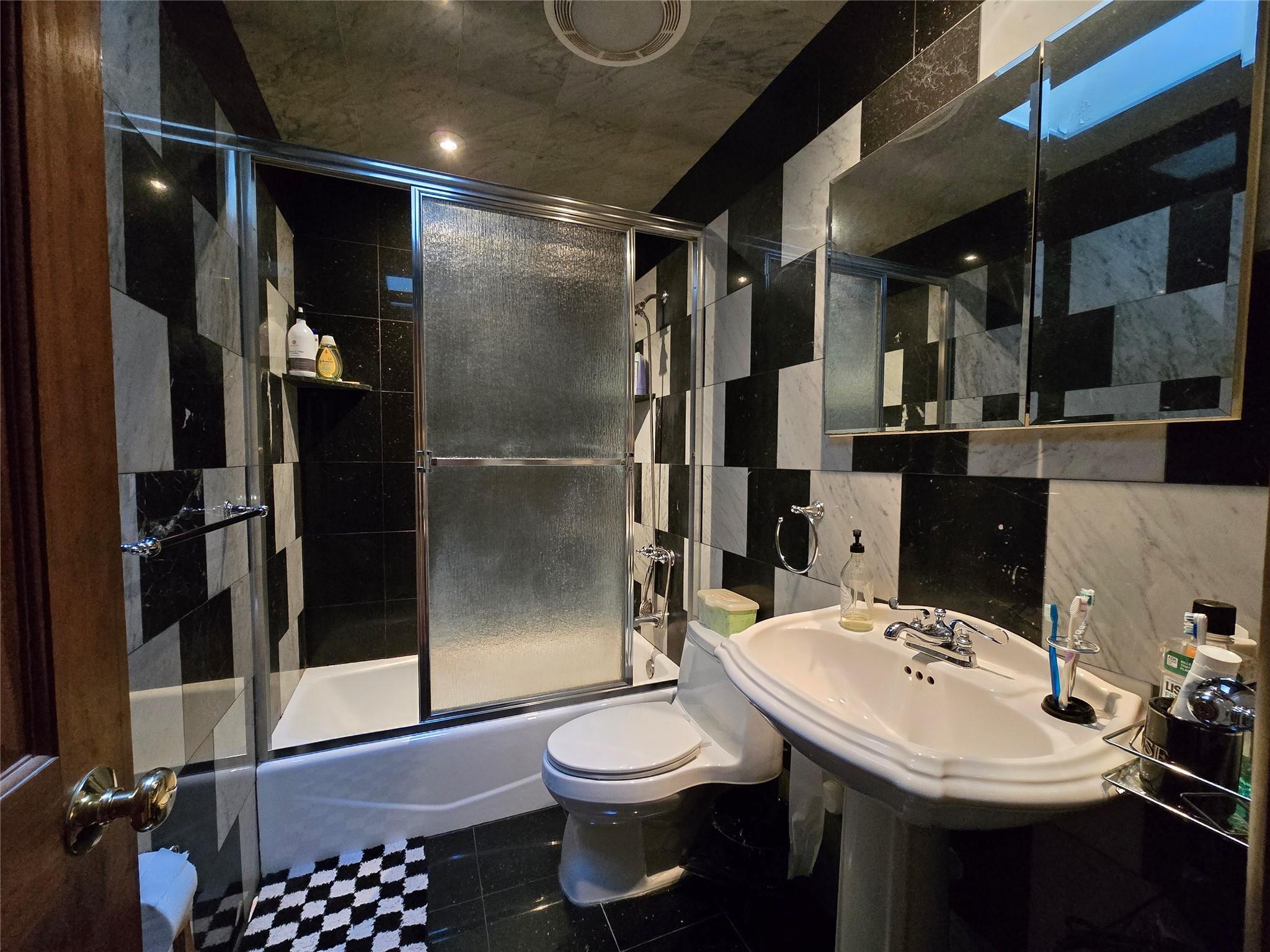 #15 photo, 204-19 46TH RD, Bayside , NY 11361