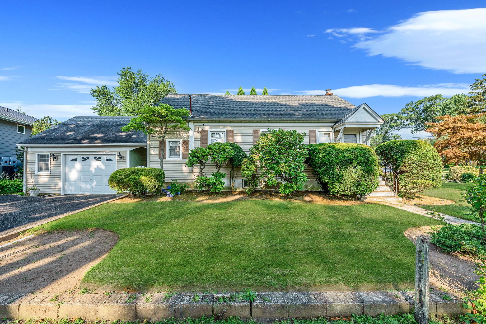 #1 photo, 2 Cherry Road, Bayville , NY 11709