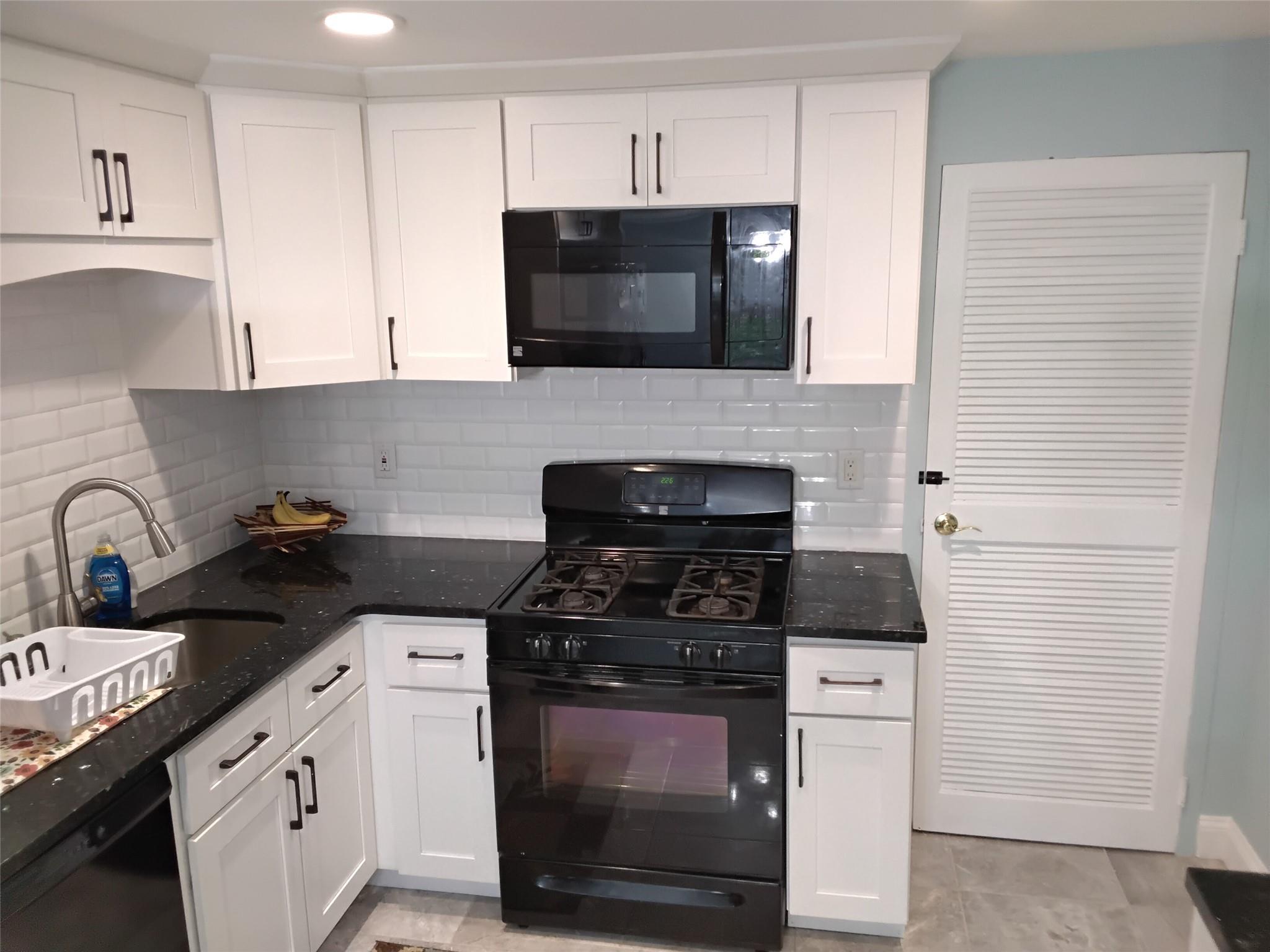 #5 photo, 3 Birchwood, Medford , NY 11763