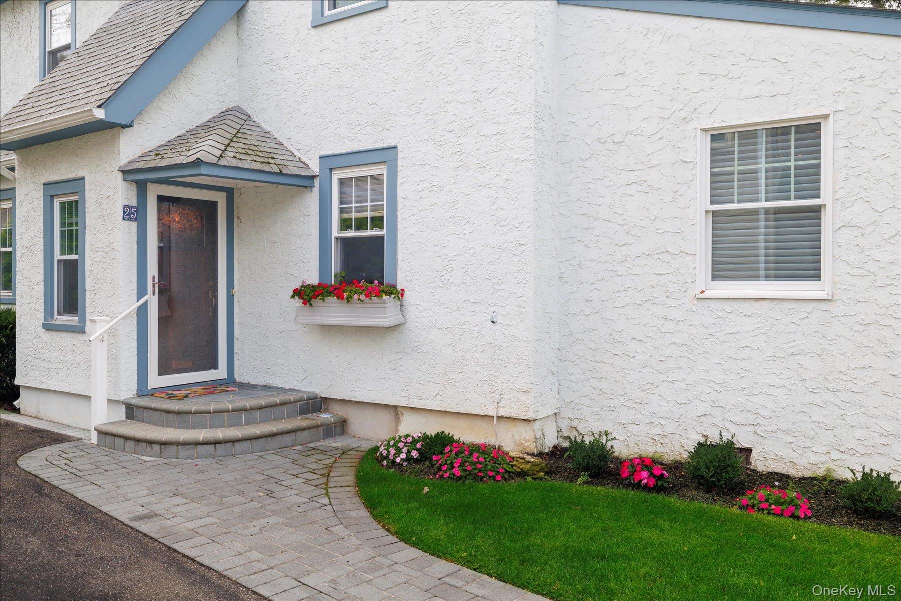 #1 photo, 25 Loel Court, Rockville Centre , NY 11570