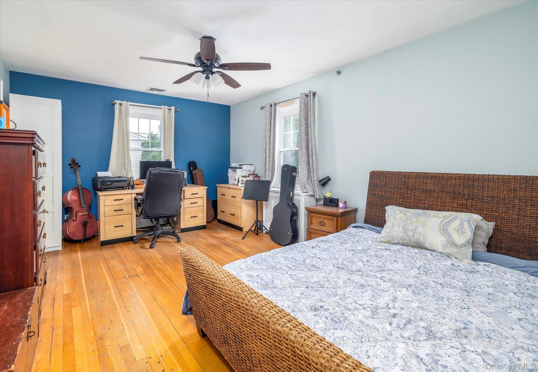 #15 photo, 25 Loel Court, Rockville Centre , NY 11570