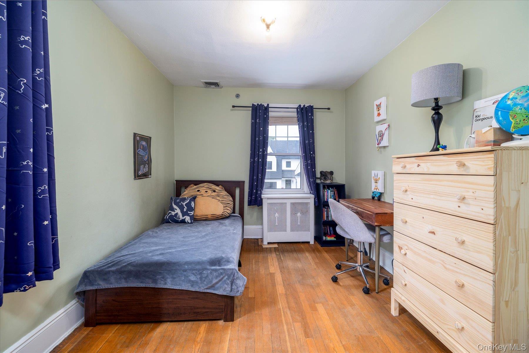 #16 photo, 25 Loel Court, Rockville Centre , NY 11570