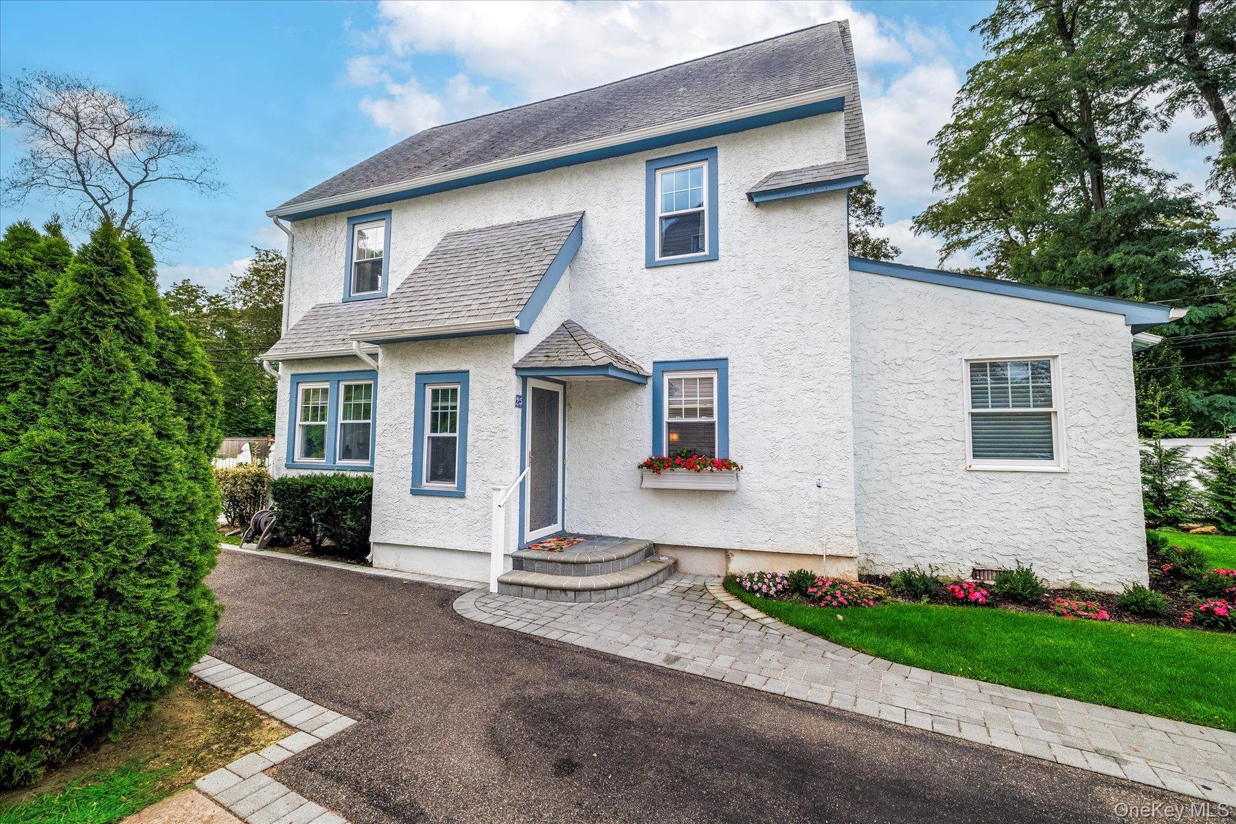 #2 photo, 25 Loel Court, Rockville Centre , NY 11570