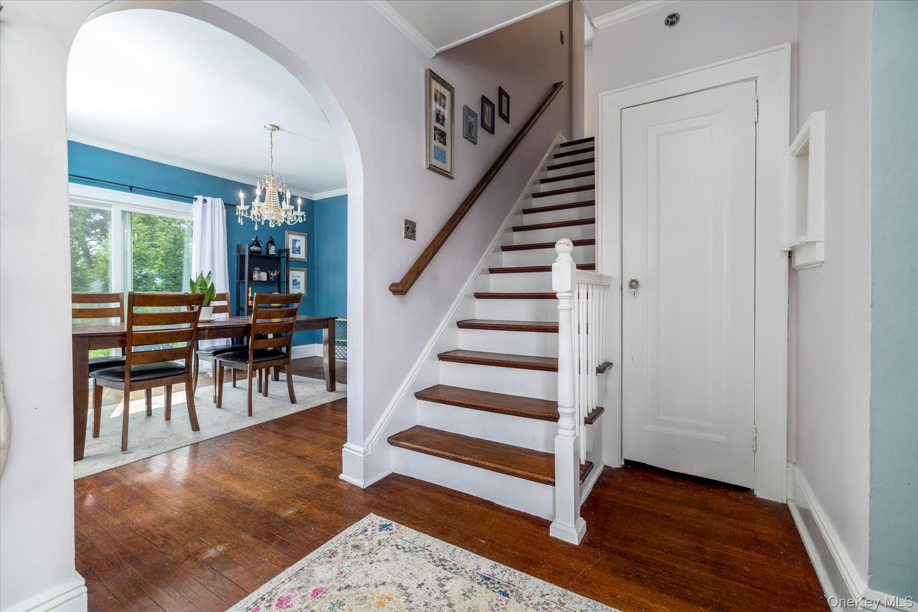 #4 photo, 25 Loel Court, Rockville Centre , NY 11570