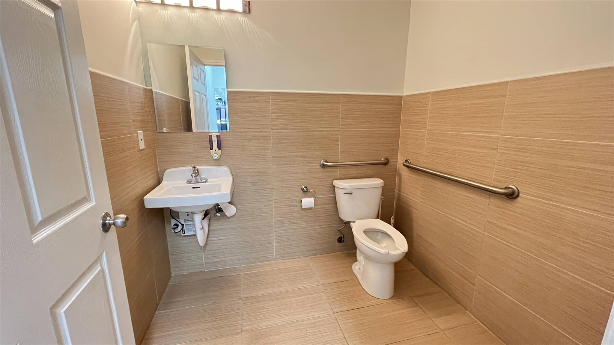 #11 photo, 343 Nostrand Avenue, ブルックリン区 Brooklyn , NY 11216