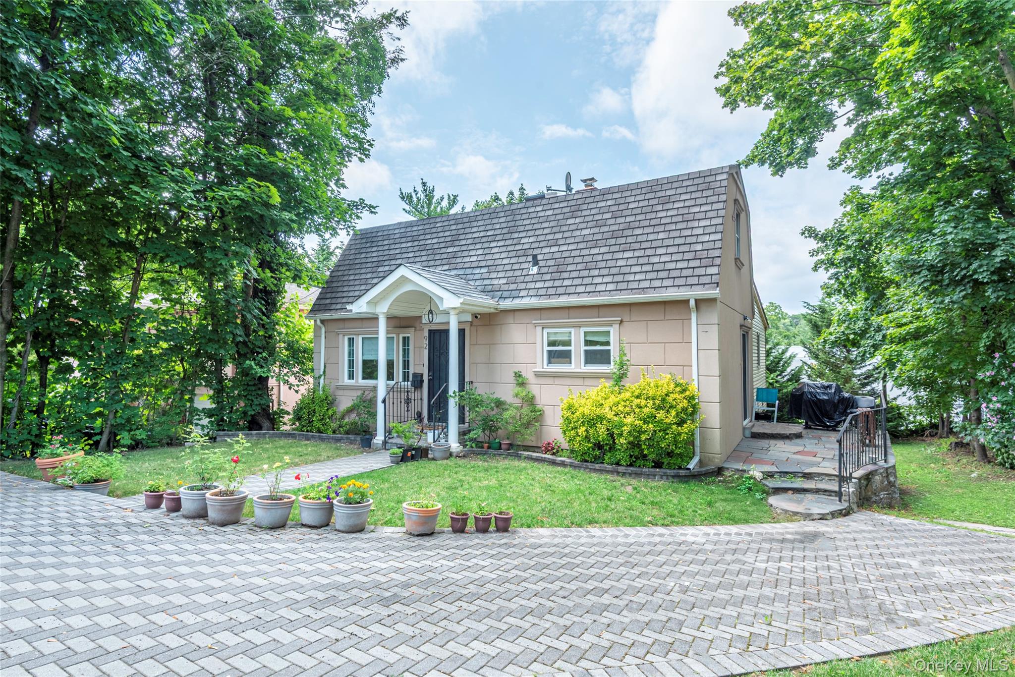 #3 photo, 92 Manor Drive, ナッソー郡 Great Neck , NY 11020