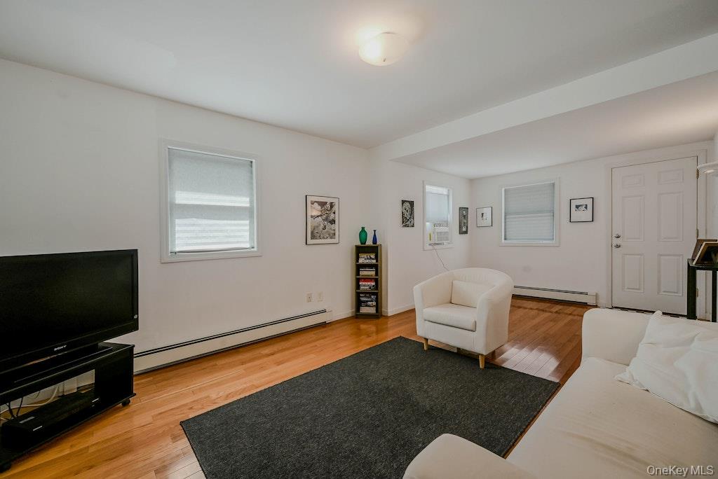 #10 photo, 1031 West Street, Riverhead , NY 11901