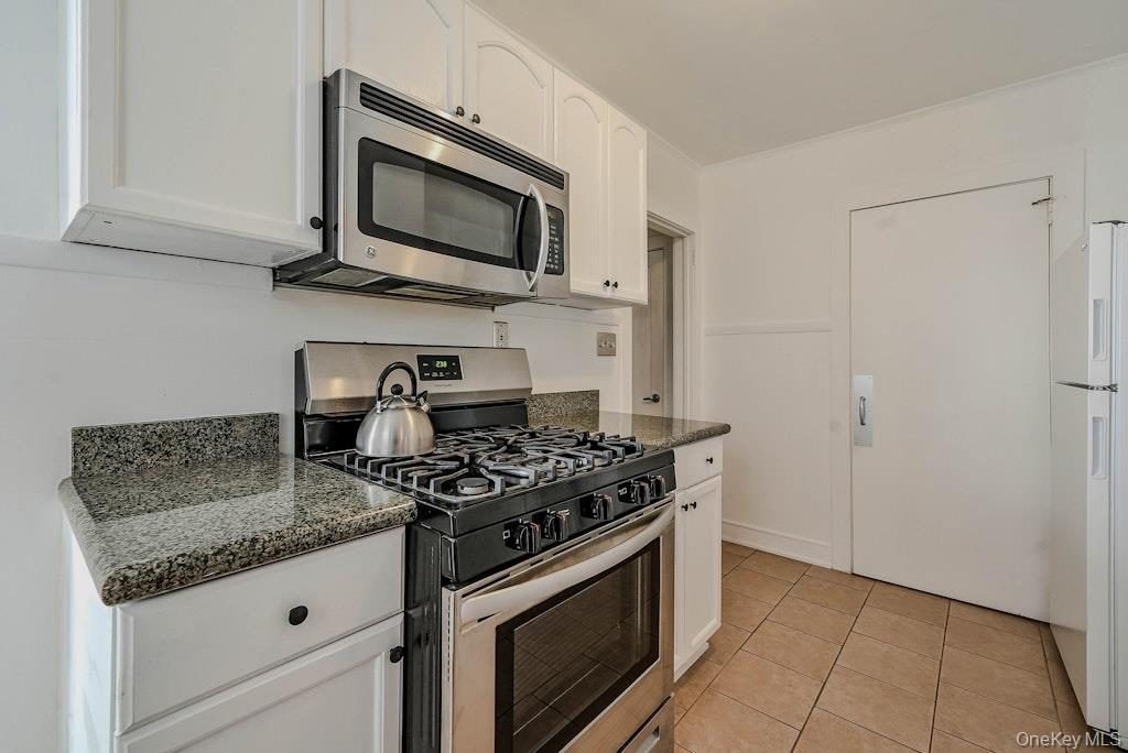 #13 photo, 1031 West Street, Riverhead , NY 11901