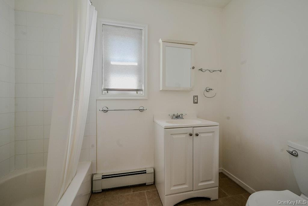 #16 photo, 1031 West Street, Riverhead , NY 11901