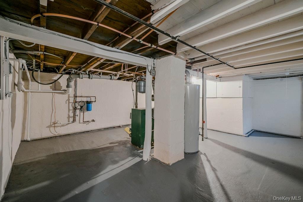 #17 photo, 1031 West Street, Riverhead , NY 11901