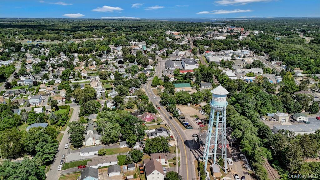 #20 photo, 1031 West Street, Riverhead , NY 11901