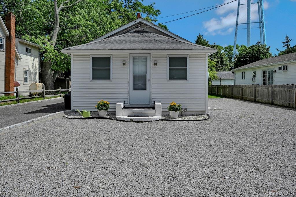 #3 photo, 1031 West Street, Riverhead , NY 11901