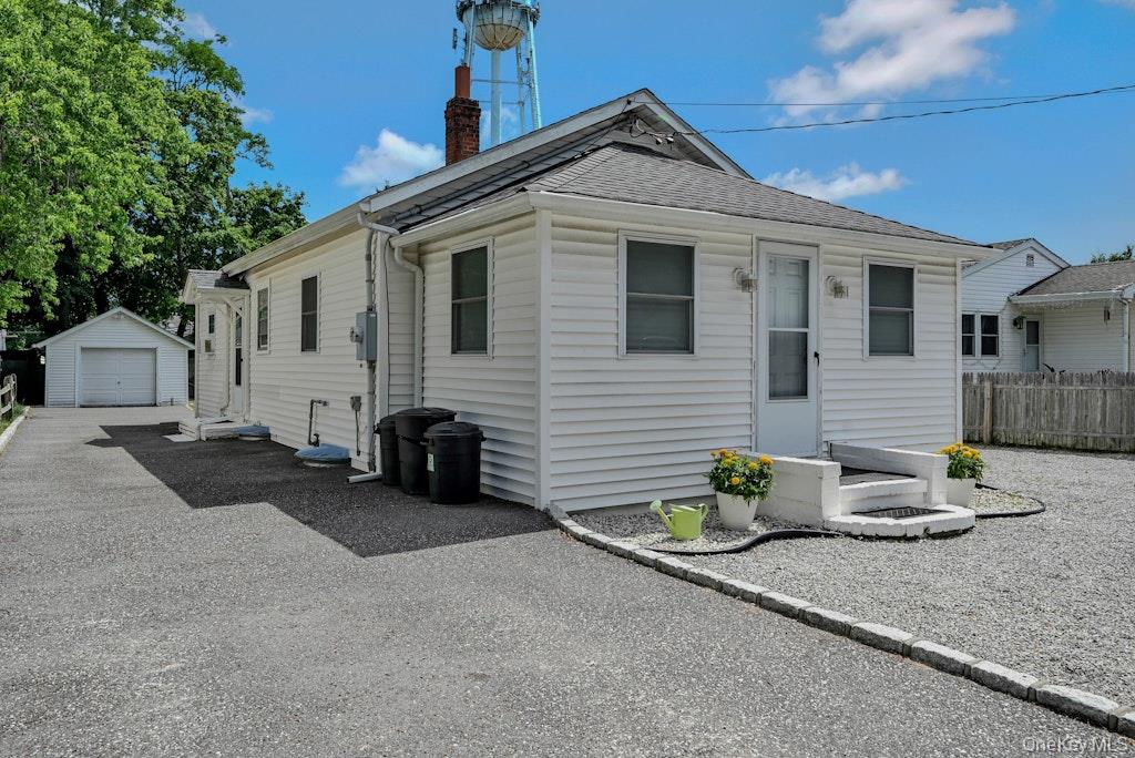 #5 photo, 1031 West Street, Riverhead , NY 11901