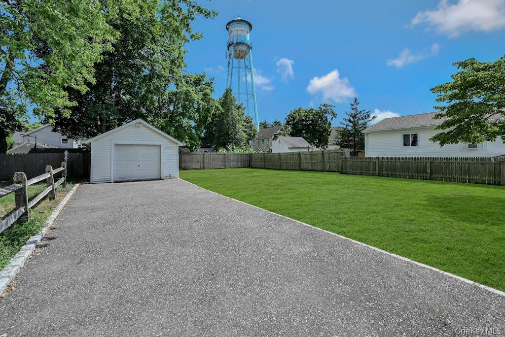 #6 photo, 1031 West Street, Riverhead , NY 11901