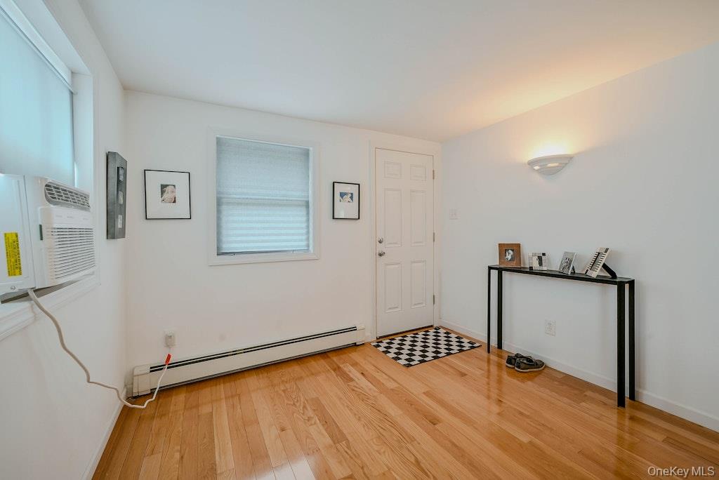 #7 photo, 1031 West Street, Riverhead , NY 11901