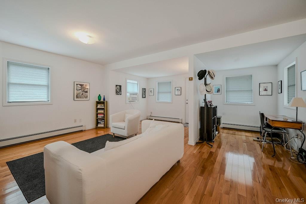 #9 photo, 1031 West Street, Riverhead , NY 11901