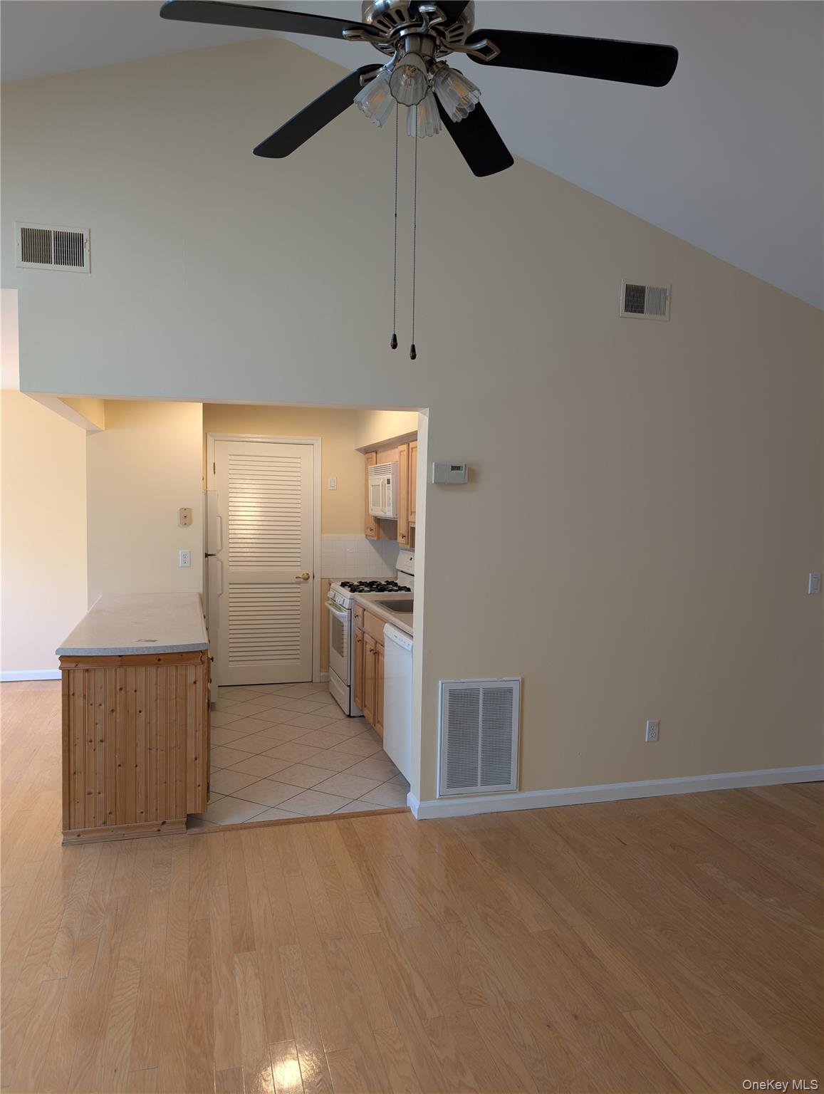 #13 photo, 1024 Washington Green, New Windsor , NY 12553