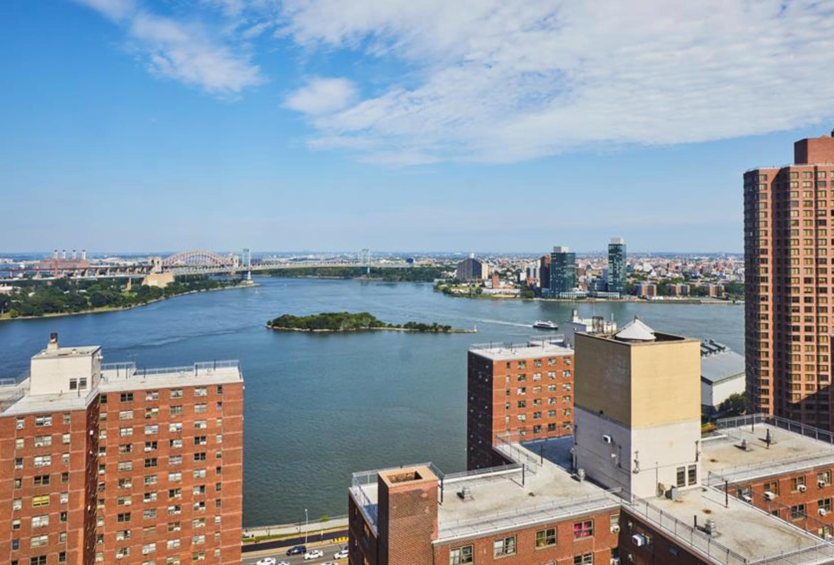 #9 photo, New York City, マンハッタン Yorkville , NY 10128