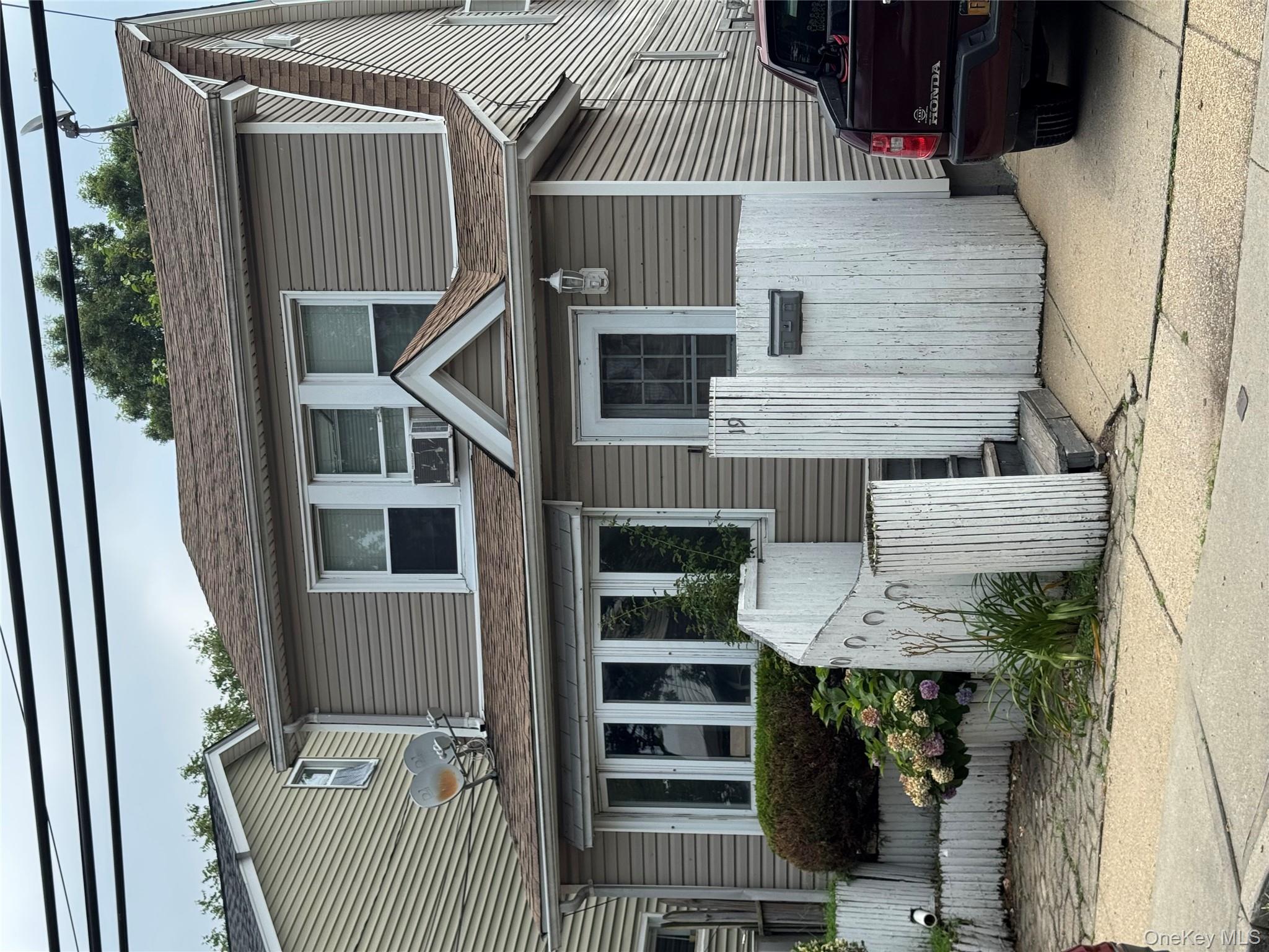 #1 photo, 19 Jacob Street, ナッソー郡 Elmont , NY 11003