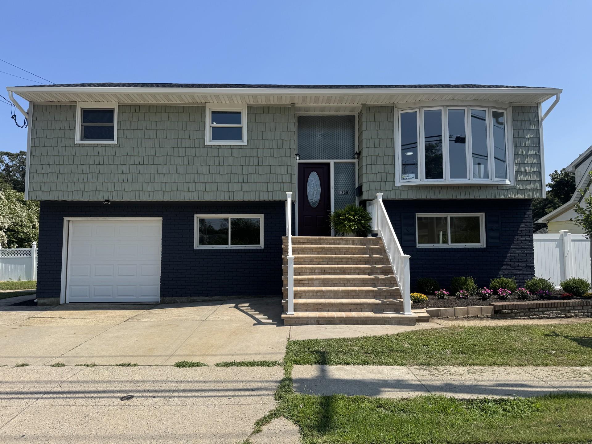 #1 photo, 1259 Woodfield Road, 长岛 Rockville Centre , NY 11570