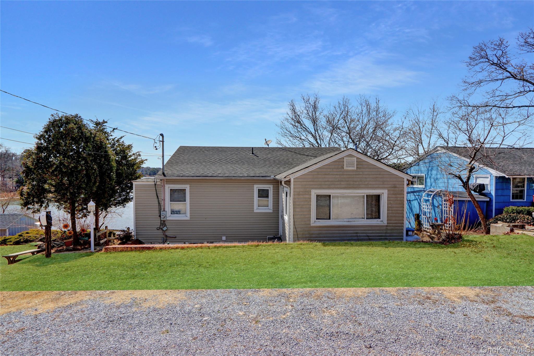 #2 photo, 243 Lakeside Trail, サフォーク郡 Ridge , NY 11961