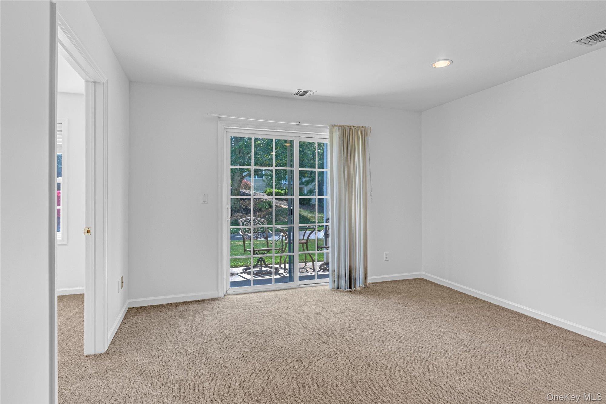 #6 photo, 911 Altessa Boulevard, Melville , NY 11747