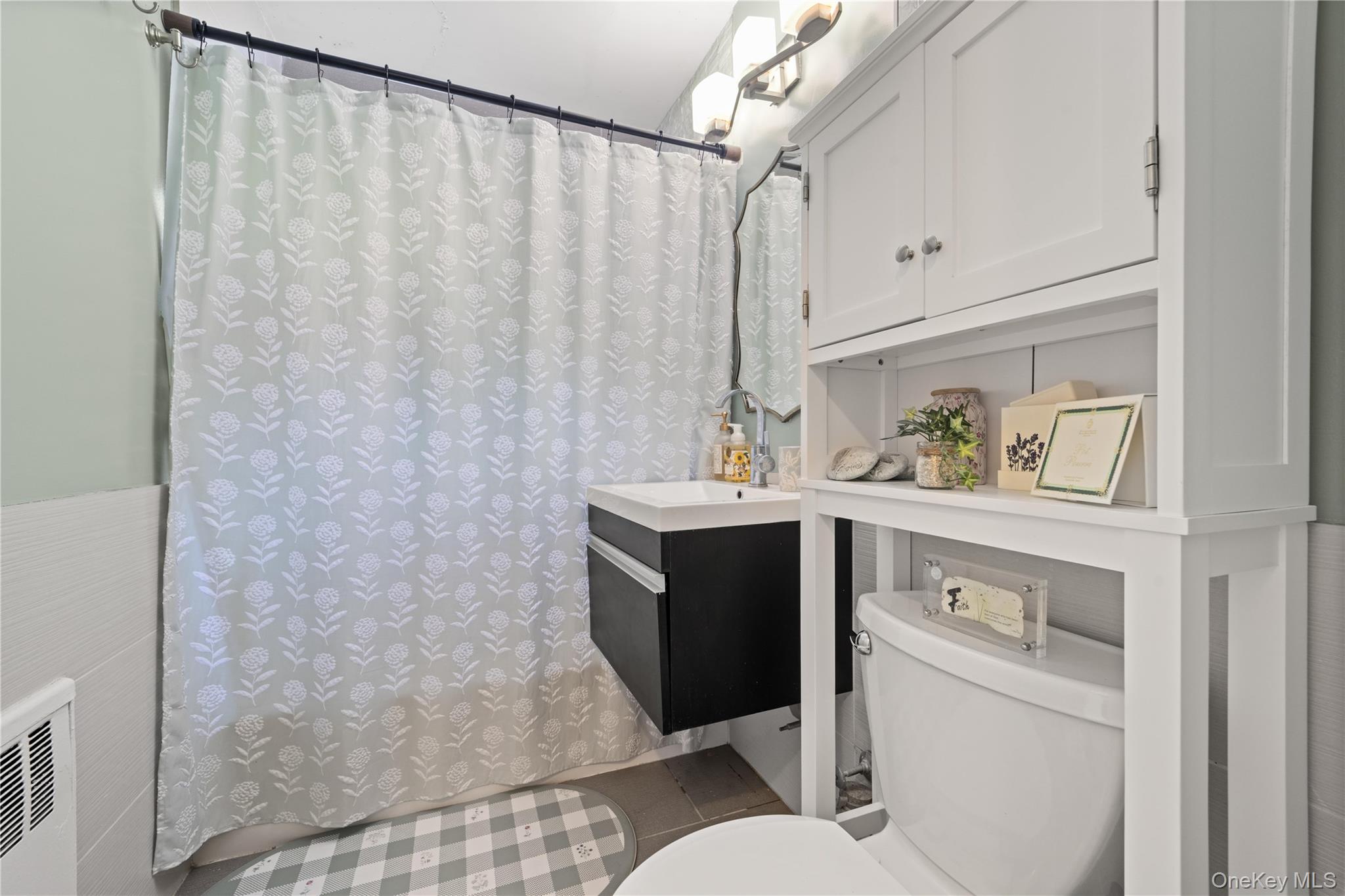 #13 photo, 69-09 215th Street, クイーンズ区 Bayside , NY 11364