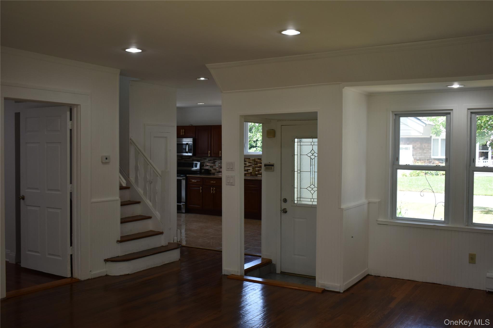 #12 photo, 54 Danes Street, サフォーク郡 Patchogue , NY 11772