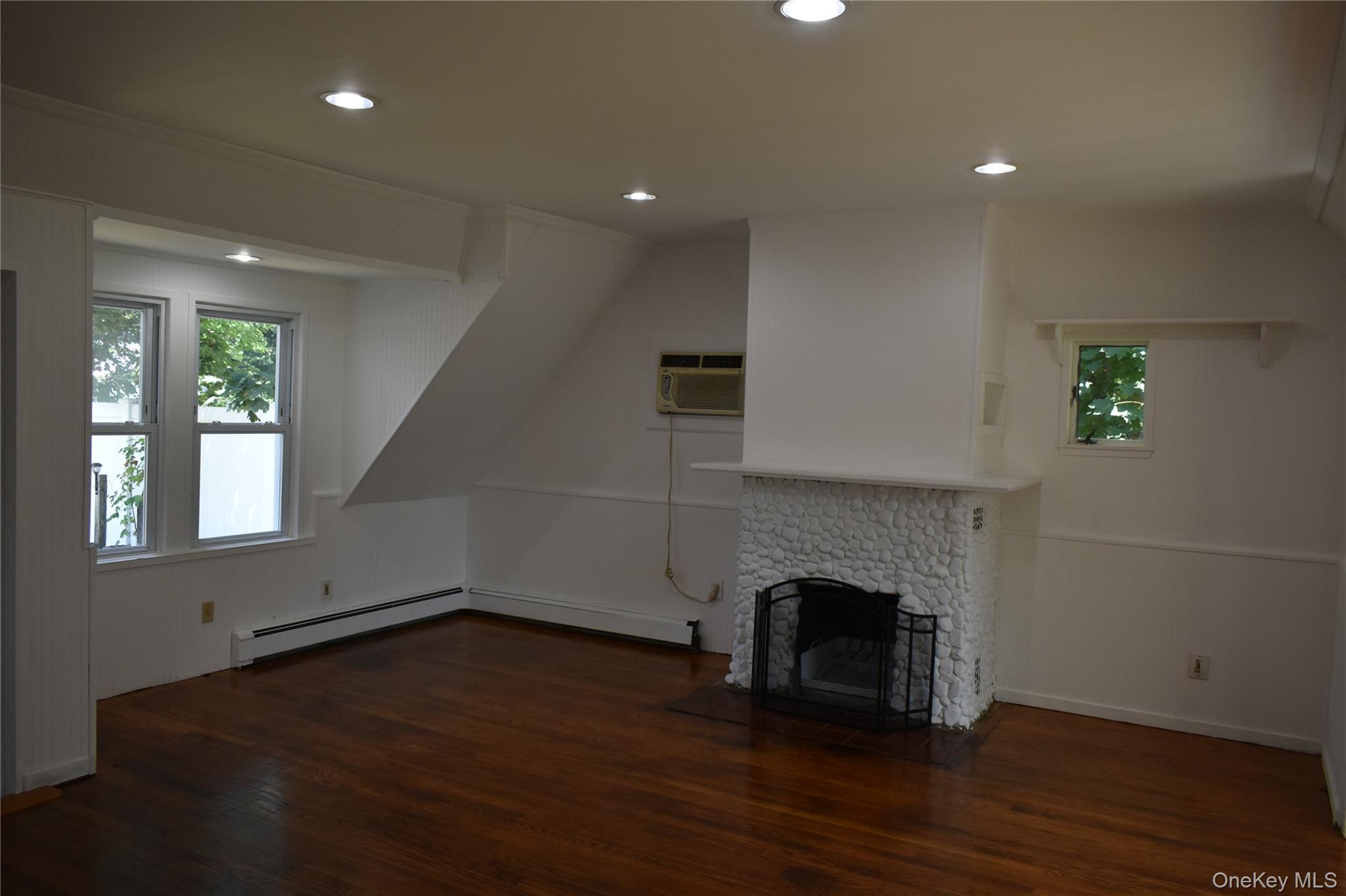 #13 photo, 54 Danes Street, サフォーク郡 Patchogue , NY 11772