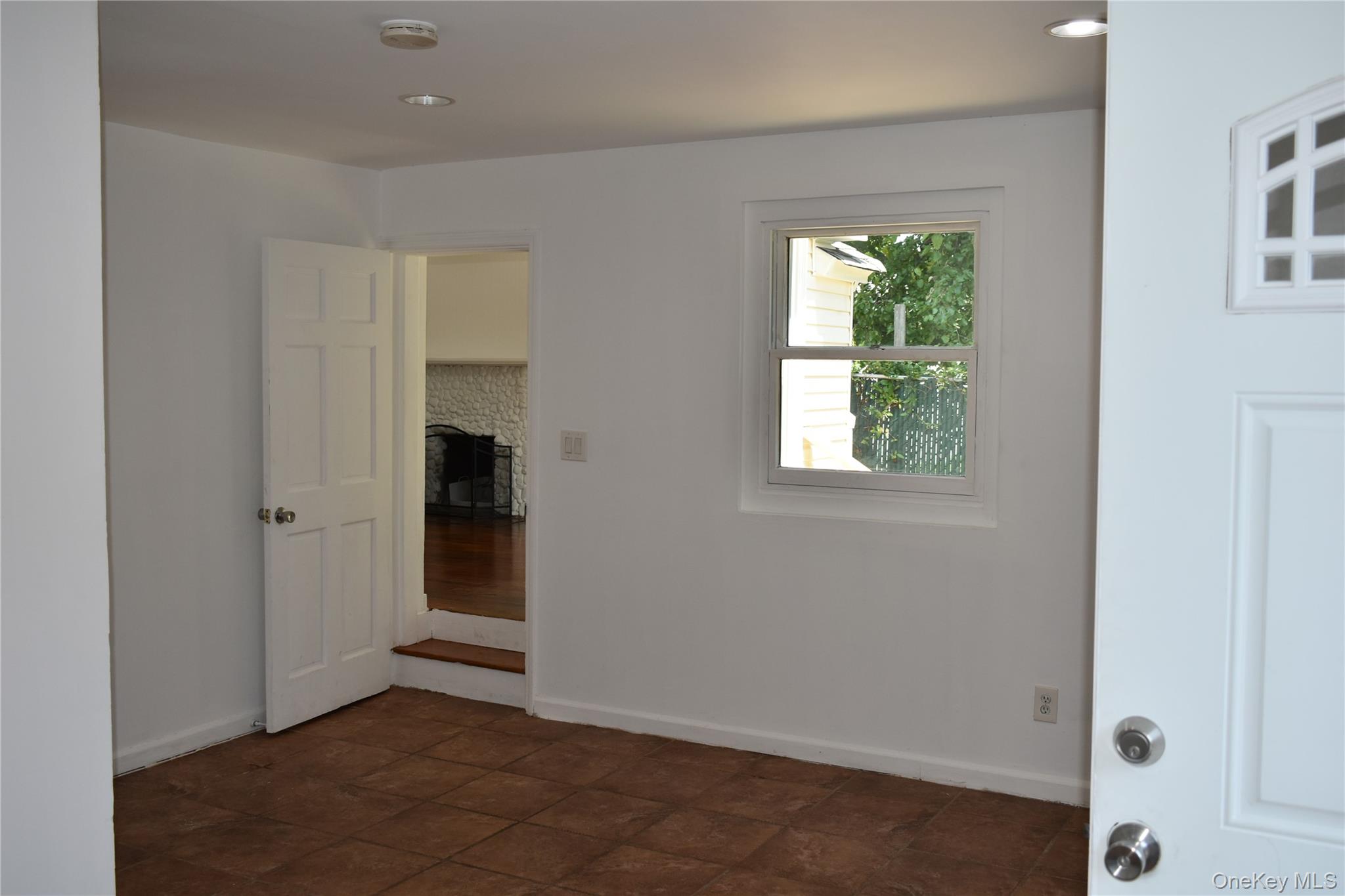 #14 photo, 54 Danes Street, サフォーク郡 Patchogue , NY 11772