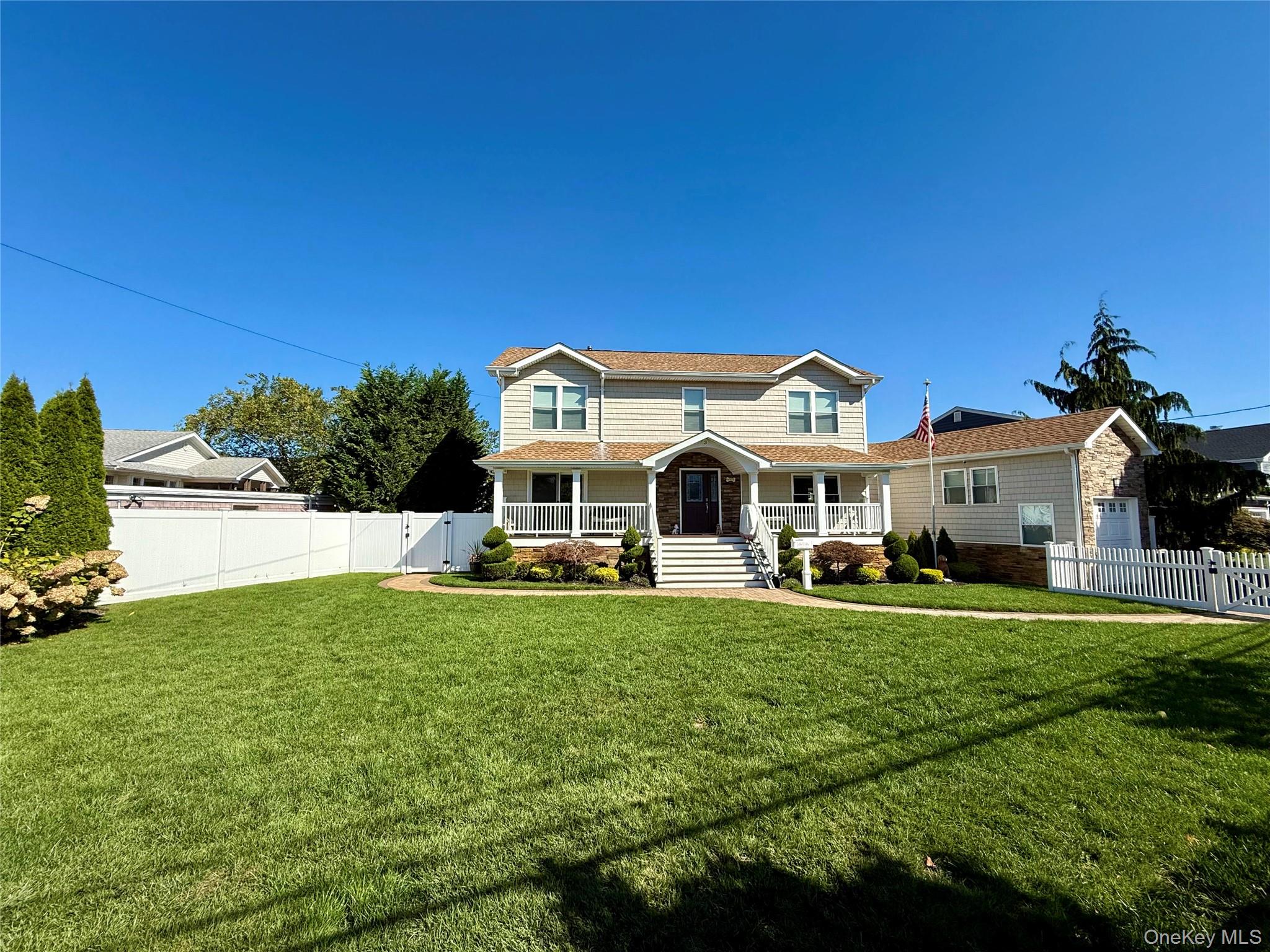 #1 photo, 3 Neptune Place, Massapequa , NY 11758