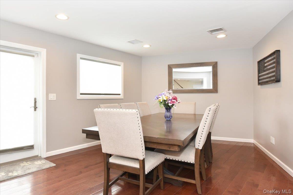 #11 photo, 3 Neptune Place, Massapequa , NY 11758