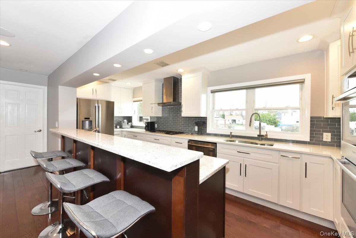 #12 photo, 3 Neptune Place, Massapequa , NY 11758