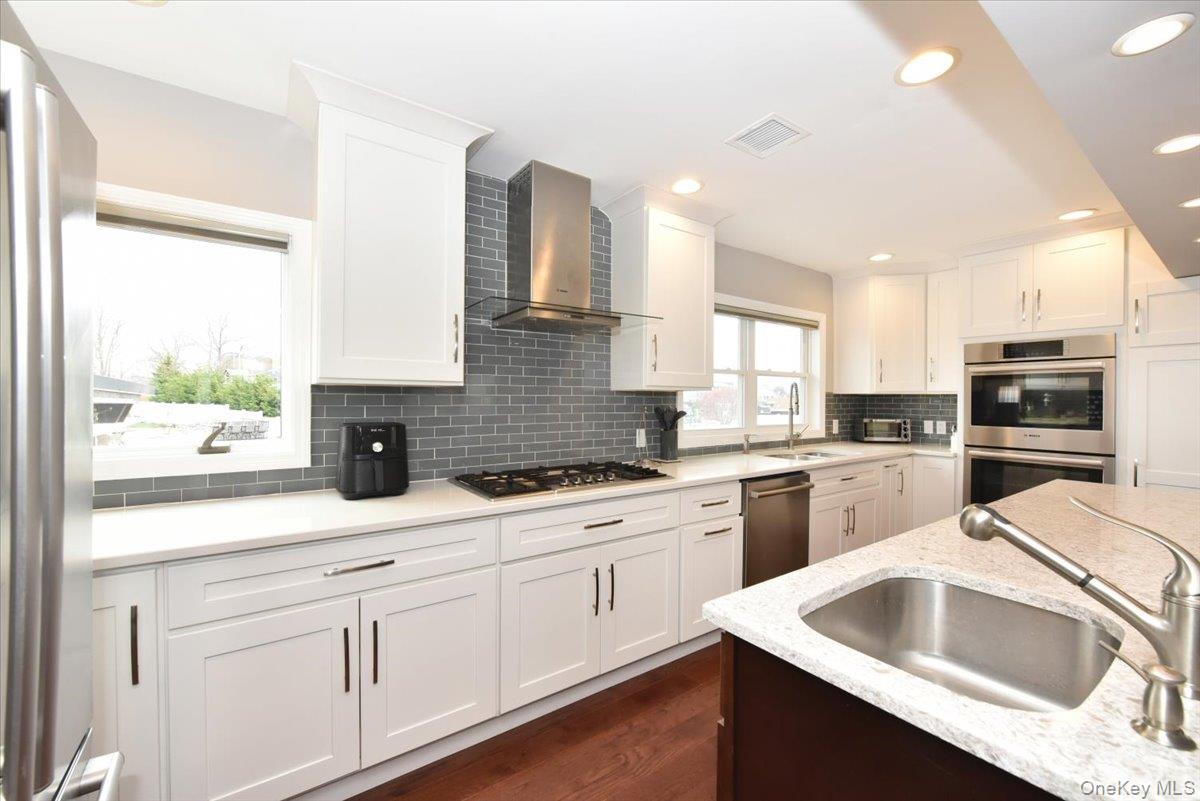 #14 photo, 3 Neptune Place, Massapequa , NY 11758