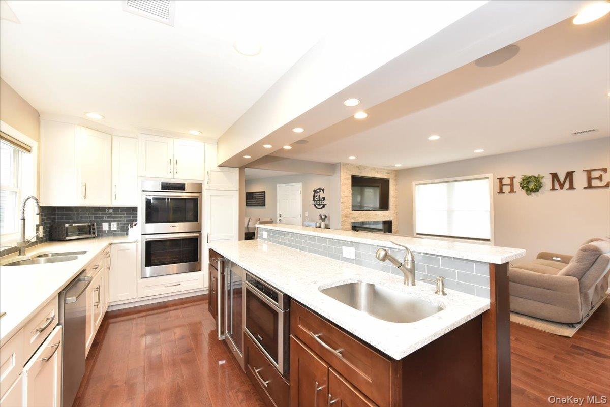 #15 photo, 3 Neptune Place, Massapequa , NY 11758