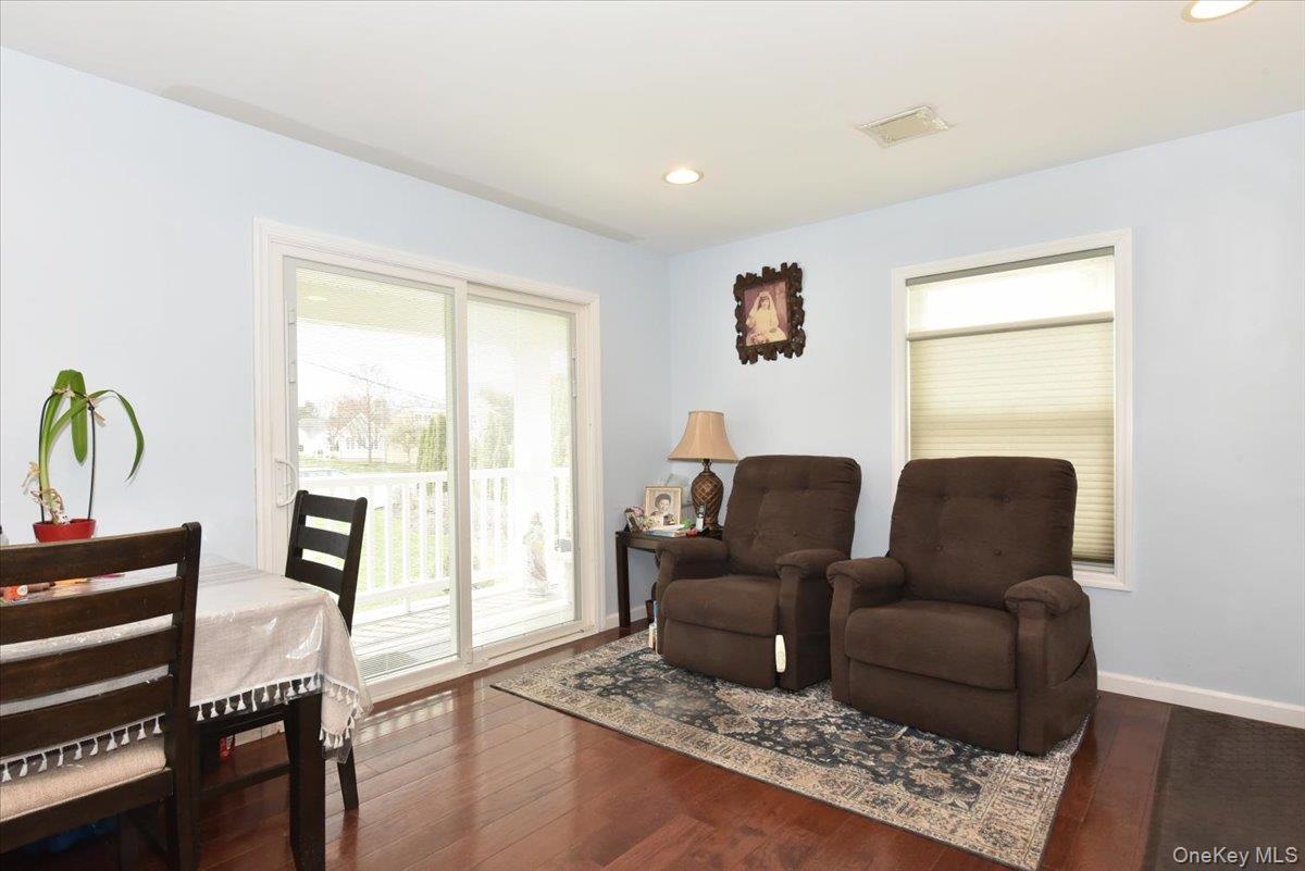 #17 photo, 3 Neptune Place, Massapequa , NY 11758