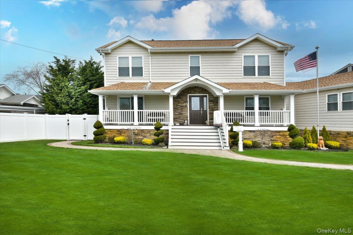 #2 photo, 3 Neptune Place, Massapequa , NY 11758