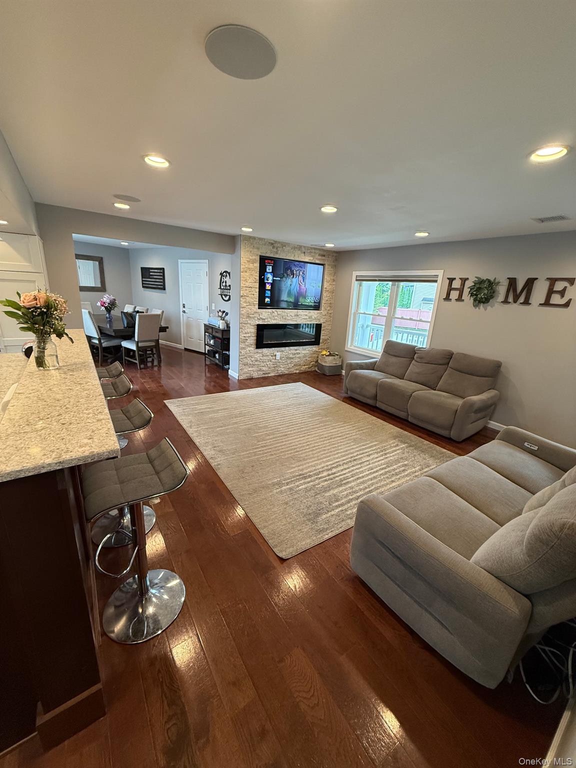 #8 photo, 3 Neptune Place, Massapequa , NY 11758