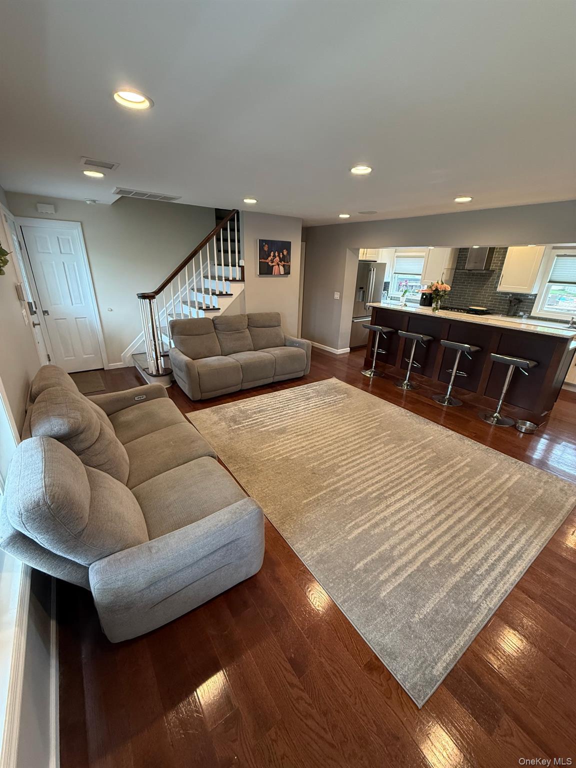 #9 photo, 3 Neptune Place, Massapequa , NY 11758